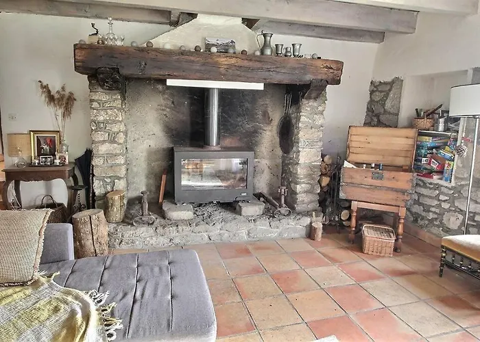 Maison En Pierre Dans Le Sidobre Nyaraló Le Bez